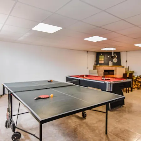 Amplia Casa Con Piscina Y Zona De Juegos Дом отдыха *