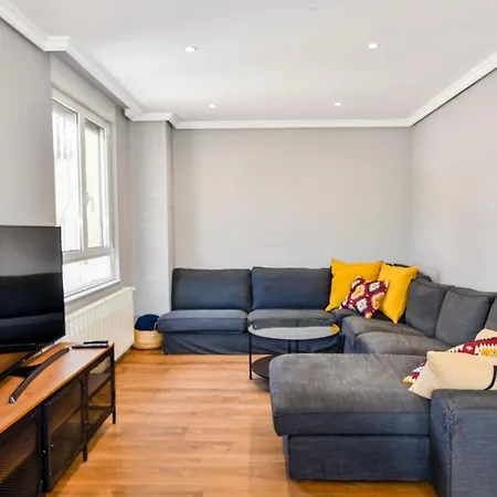 Дом отдыха Amplia Casa Con Piscina Y Zona De Juegos