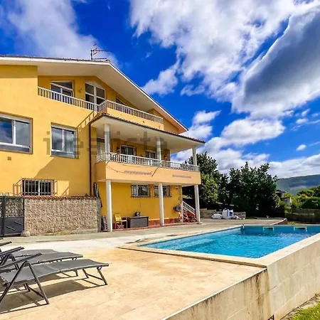 Amplia Casa Con Piscina Y Zona De Juegos Дом отдыха